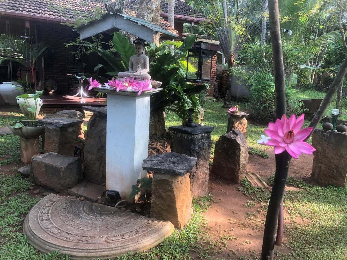 Hotel Heladiv Anuradhapura Eksteriør bilde