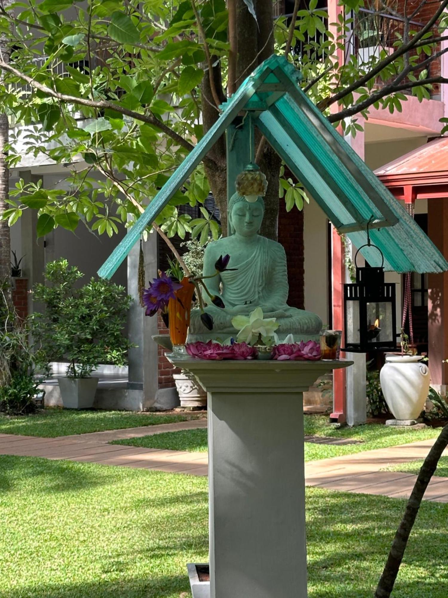 Hotel Heladiv Anuradhapura Eksteriør bilde