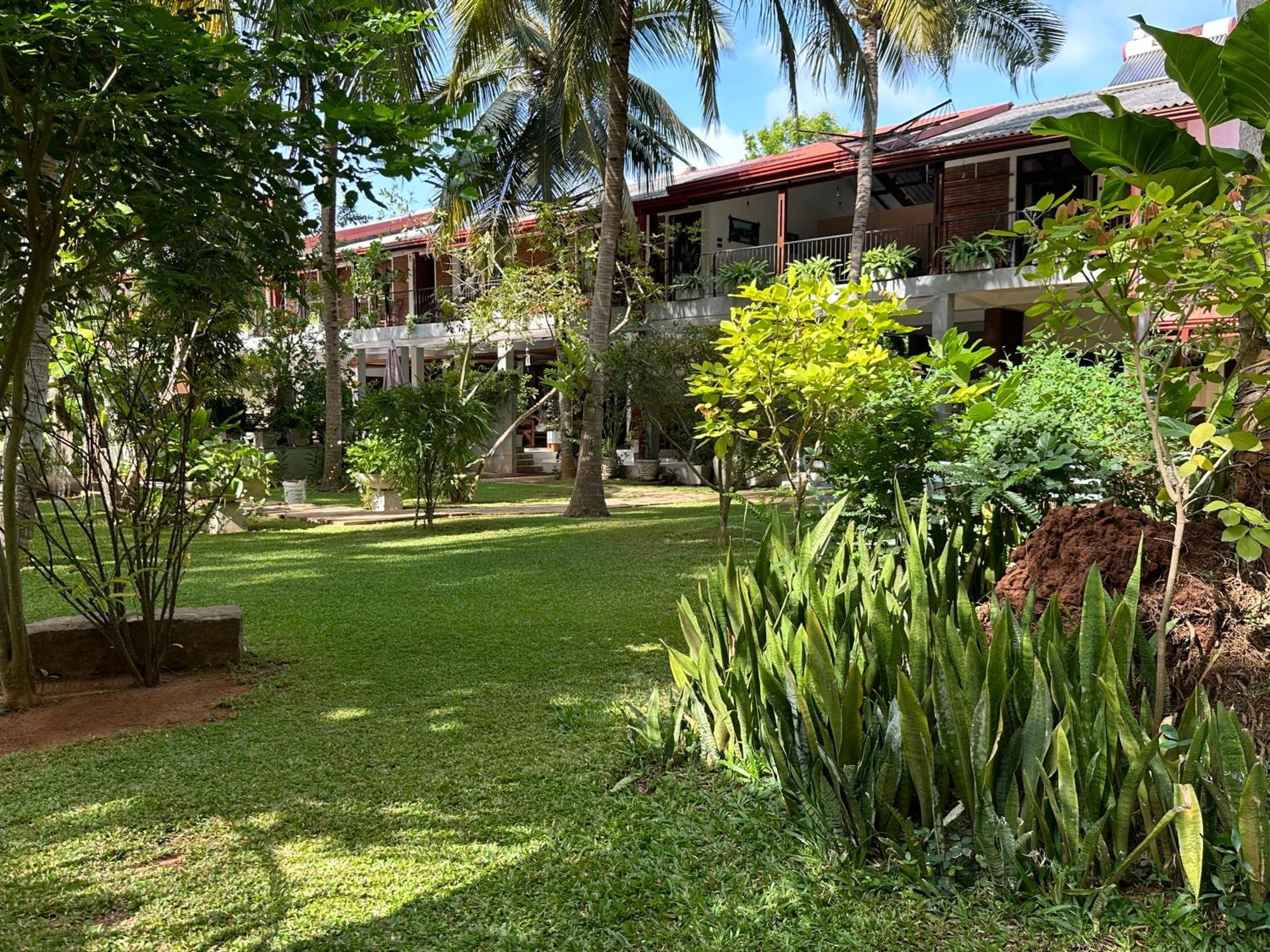Hotel Heladiv Anuradhapura Eksteriør bilde