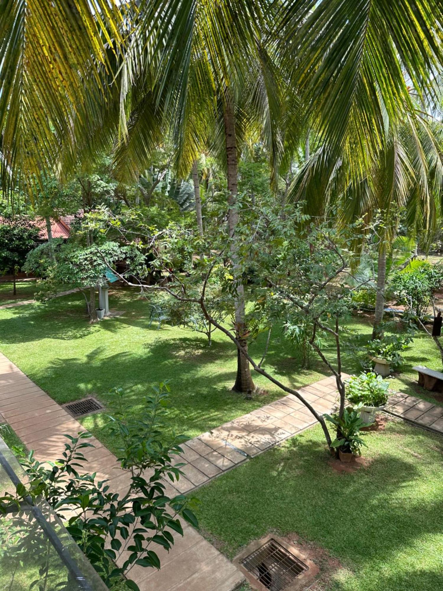 Hotel Heladiv Anuradhapura Eksteriør bilde