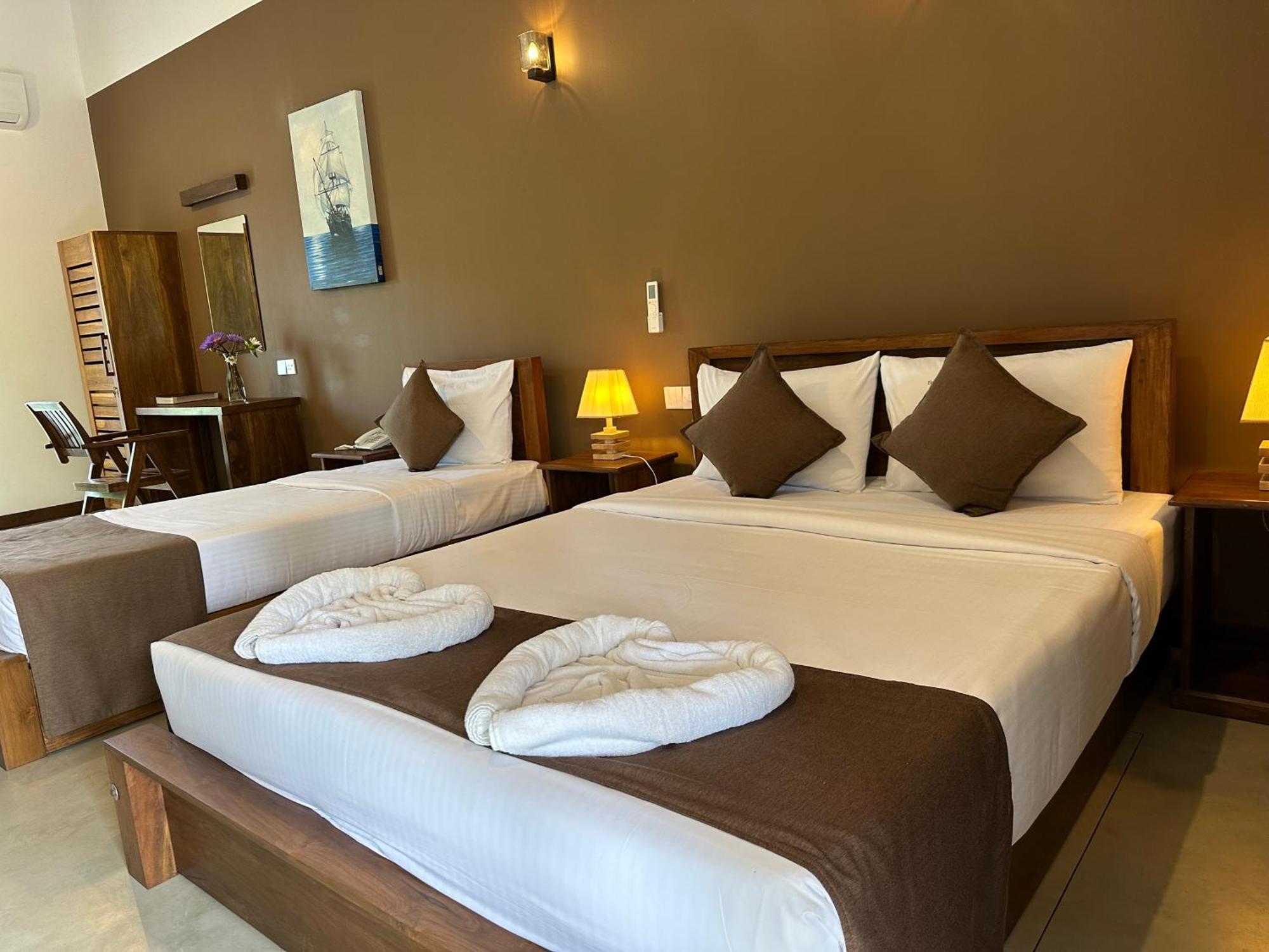 Hotel Heladiv Anuradhapura Eksteriør bilde