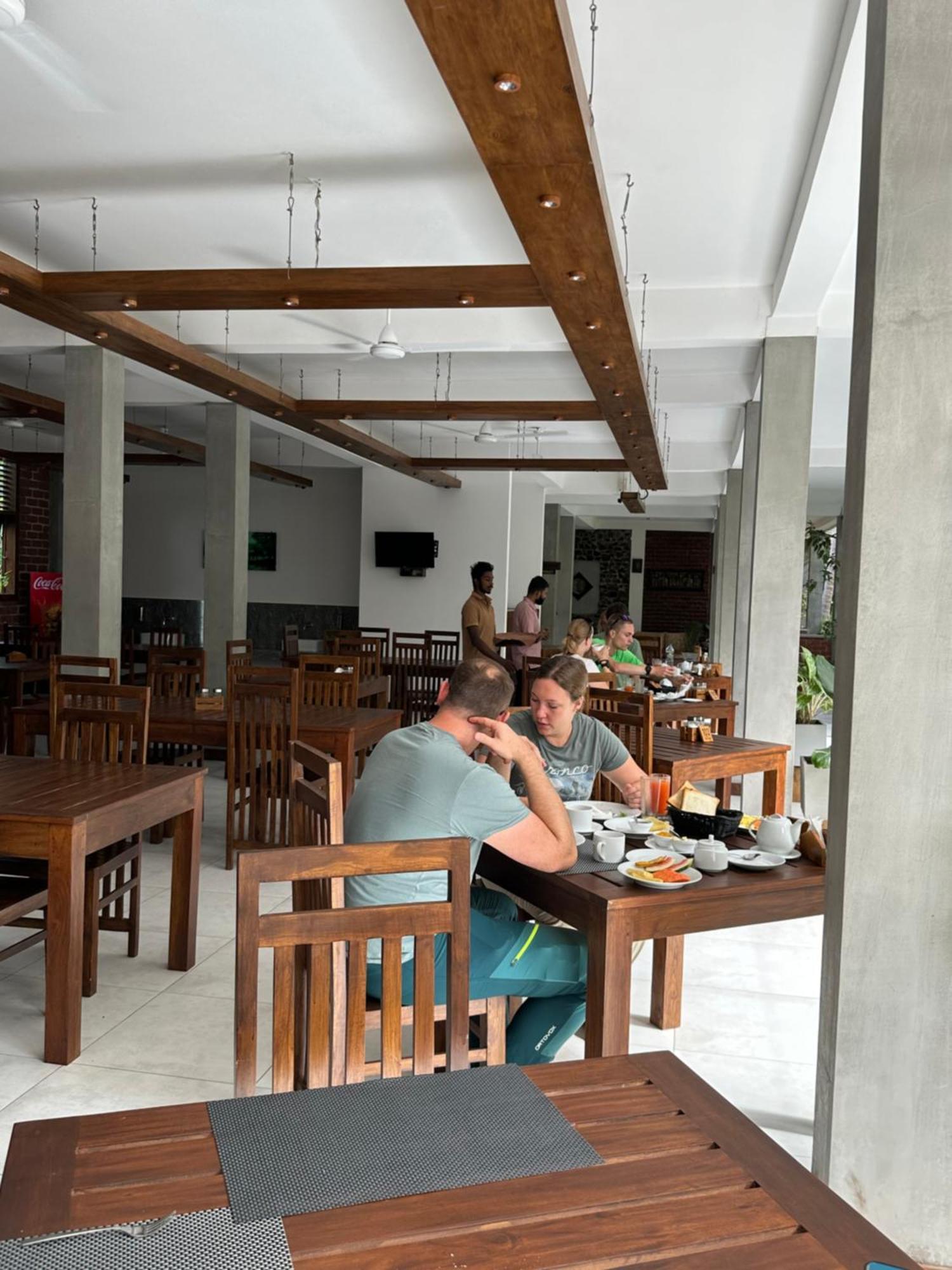 Hotel Heladiv Anuradhapura Eksteriør bilde