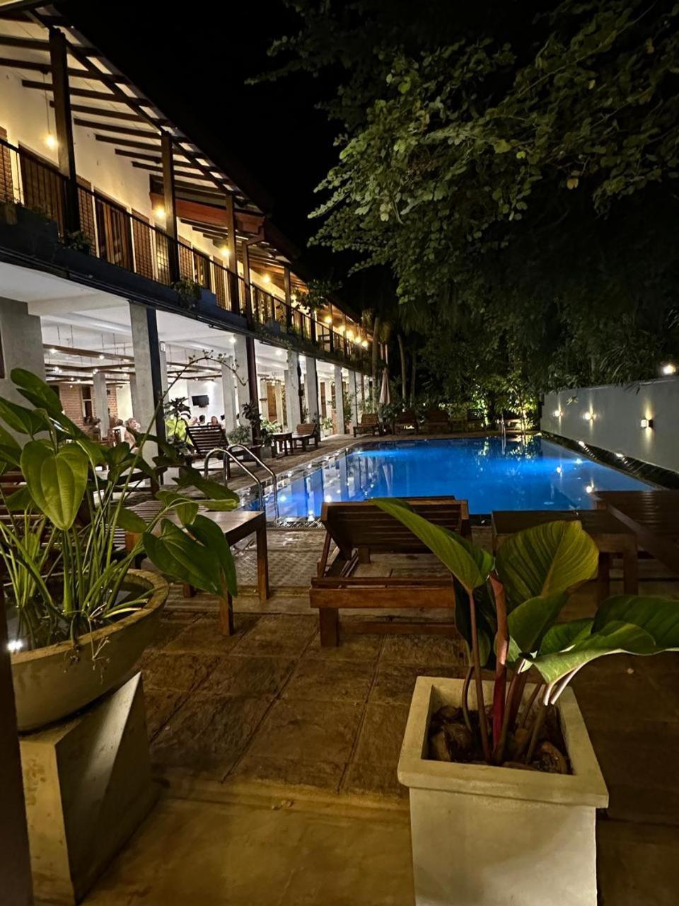 Hotel Heladiv Anuradhapura Eksteriør bilde