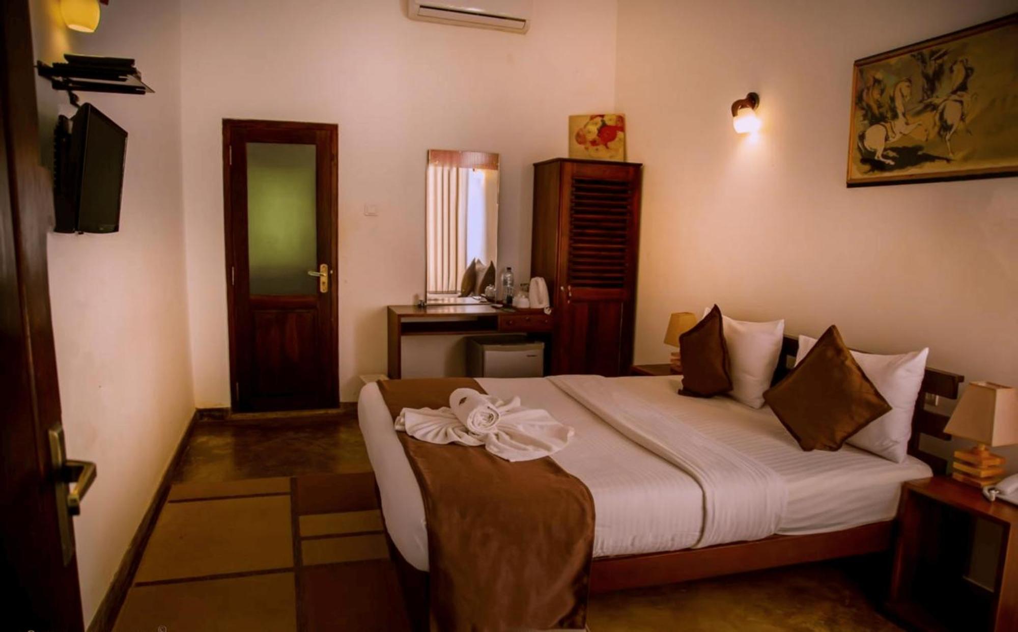 Hotel Heladiv Anuradhapura Eksteriør bilde